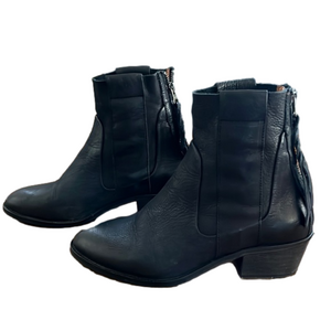 Baske California black leather booties